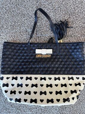 Betsey Johnson Black & Cream Heart Bow Tote